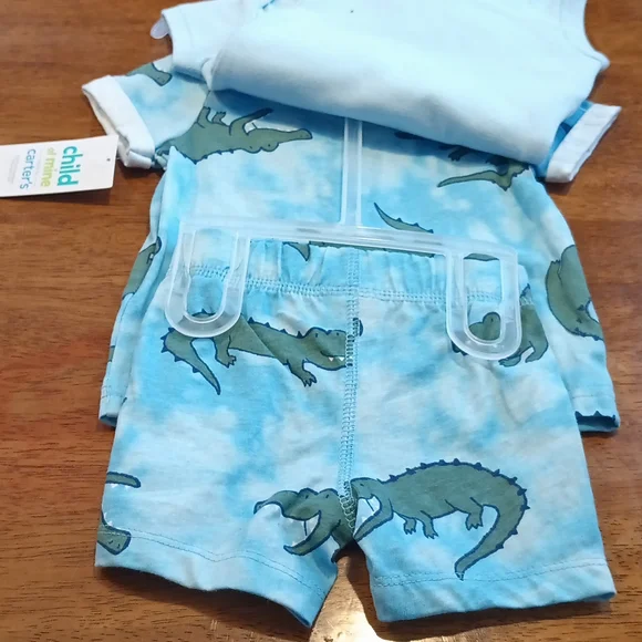NWT Child of mine| 3 pieces|  Alligator baby bodysuit| shirt\shorts Sz 0-3 M - Picture 4 of 5